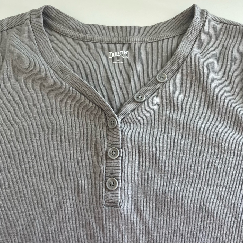Duluth Trading Company Women’s Gray Henley Ribbed Short Sleeve Top XL outdoor